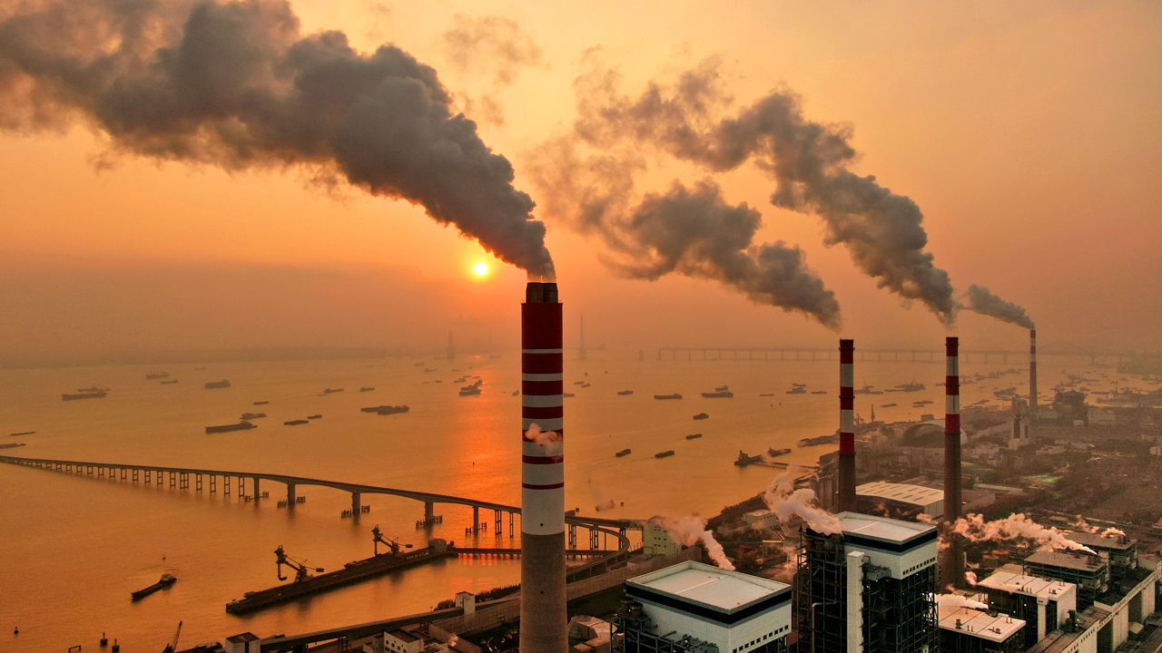 Định giá carbon sẽ thúc đẩy doanh nghiệp ứng dụng công nghệ phát thải thấp - Ảnh 1.
