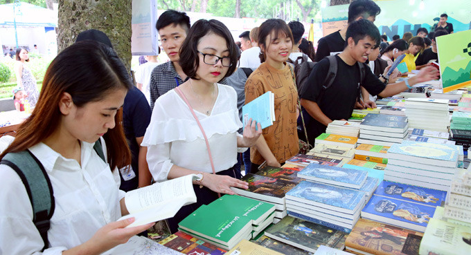 Văn hóa đọc ngày càng lan tỏa sâu rộng nhờ tổ chức tốt Ngày sách Việt Nam. Ảnh: Hanoimoi