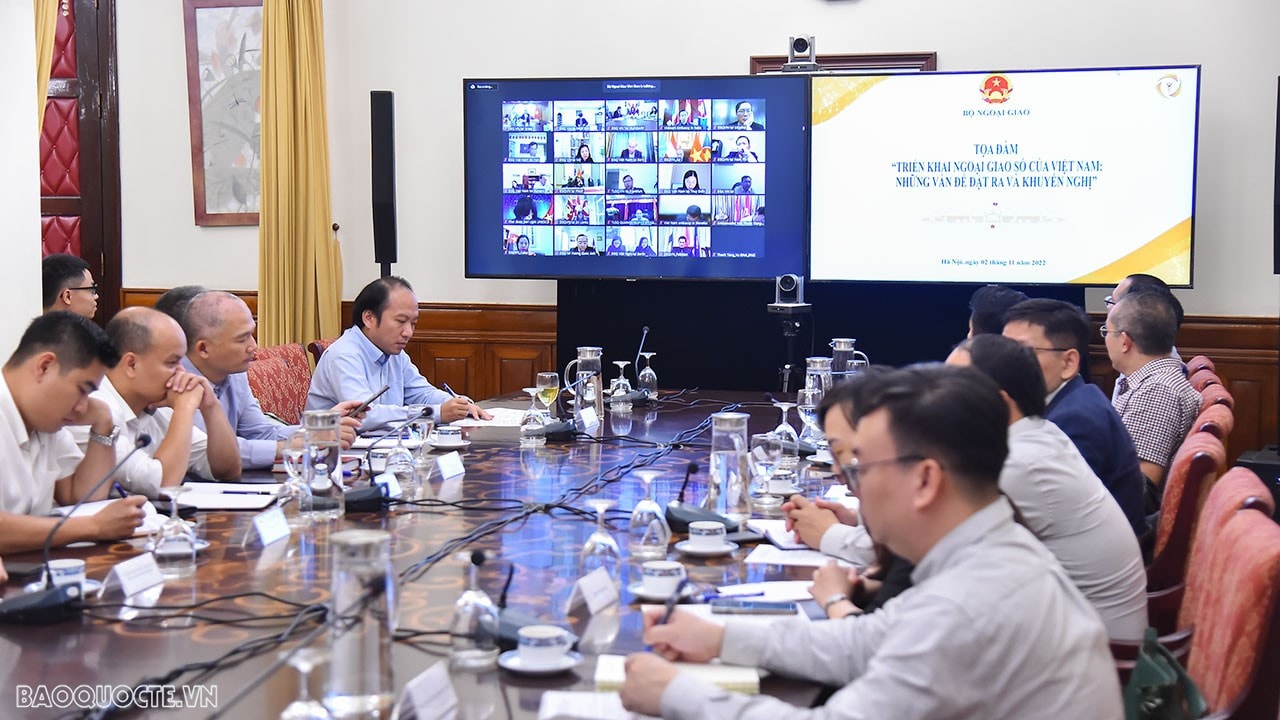 Thứ trưởng Ngoại giao Phạm Quang Hiệu phát biểu khai mạc Tọa đàm ‘Triển khai Ngoại giao số của Việt Nam: Những vấn đề đặt ra và khuyến nghị’. (Ảnh: Anh Sơn) Thứ trưởng Ngoại giao Phạm Quang Hiệu phát biểu khai mạc Tọa đàm ‘Triển khai Ngoại giao số của Việt Nam: Những vấn đề đặt ra và khuyến nghị’. (Ảnh: Anh Sơn)