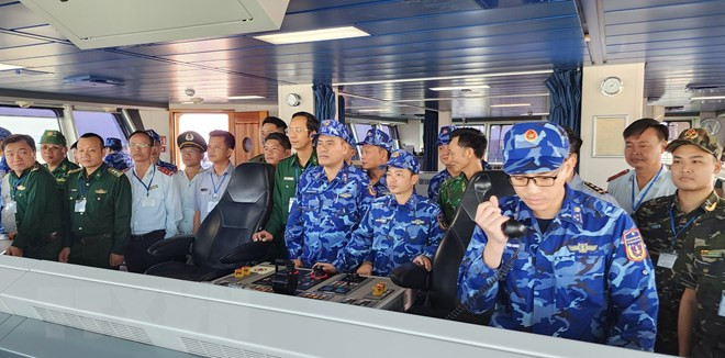 Cảnh sát biển Việt Nam và Trung Quốc tiến hành tuần tra liên hợp - Ảnh 1.