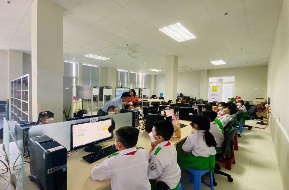 Học sinh tại tỉnh Kiên Giang vui cùng chương trình Let’s Read