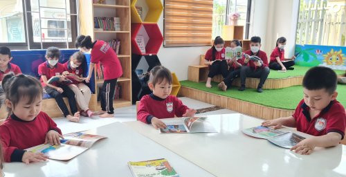 Học sinh mầm non tại Thanh Hóa được tiếp cận sách phù hợp với lứa tuổi