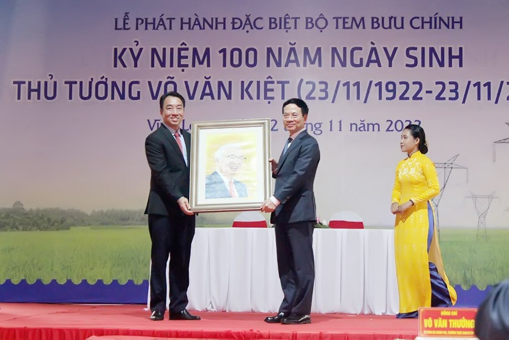 Bộ tem tôn vinh những đóng góp to lớn của Thủ tướng Võ Văn Kiệt - Ảnh 2.