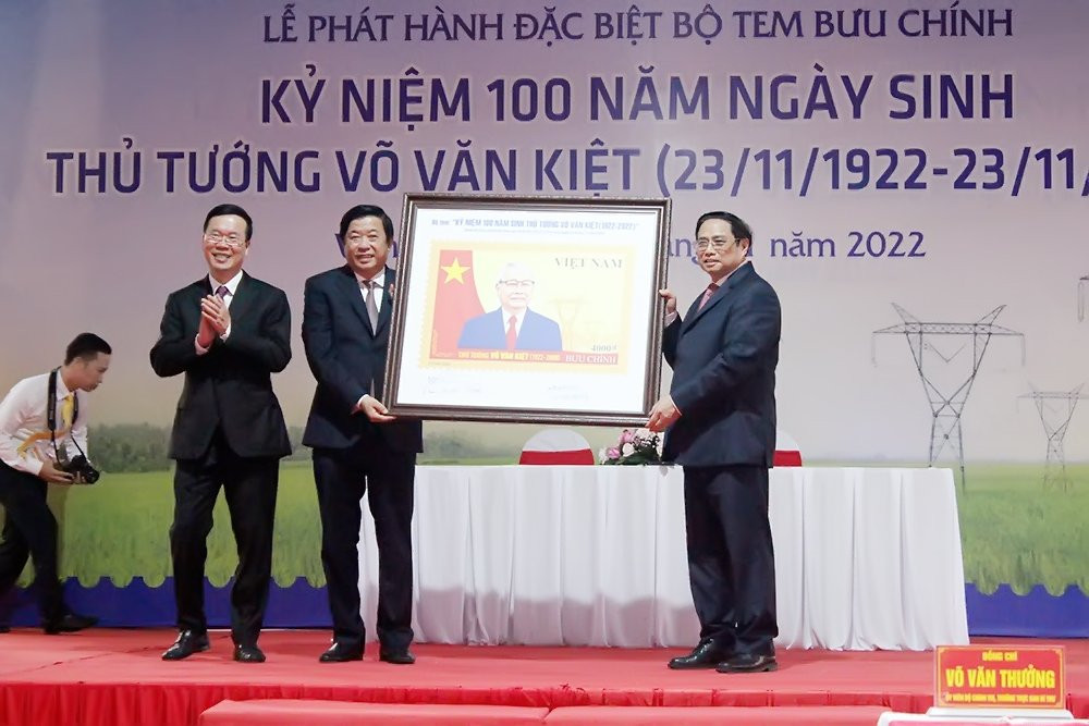 Bộ tem tôn vinh những đóng góp to lớn của Thủ tướng Võ Văn Kiệt - Ảnh 1.