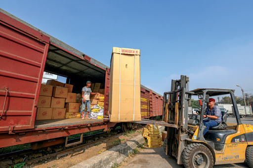 Hướng vào xuất khẩu hàng nông sản trên các tuyến đường sắt - Ảnh 1.