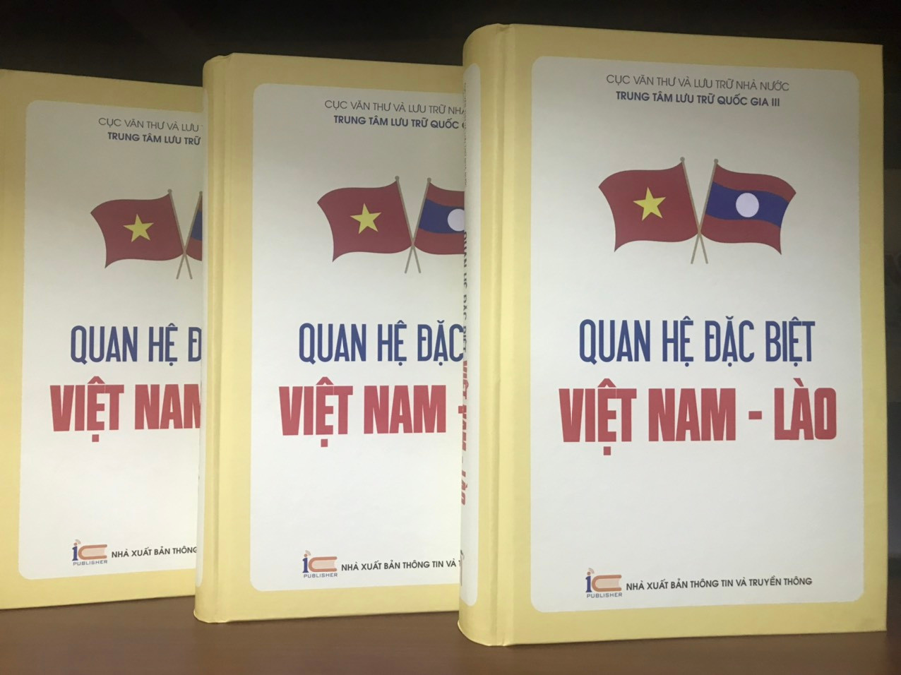 Xuất bản cuốn sách “Quan hệ đặc biệt Việt Nam - Lào” - Ảnh 1.