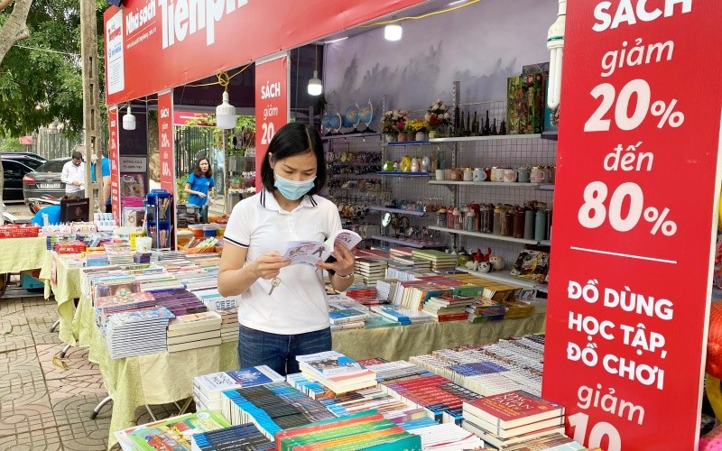 Một gian trưng bày và bán sách tại Ngày sách và Văn hóa đọc tại tỉnh Bắc Giang. Ảnh minh họa