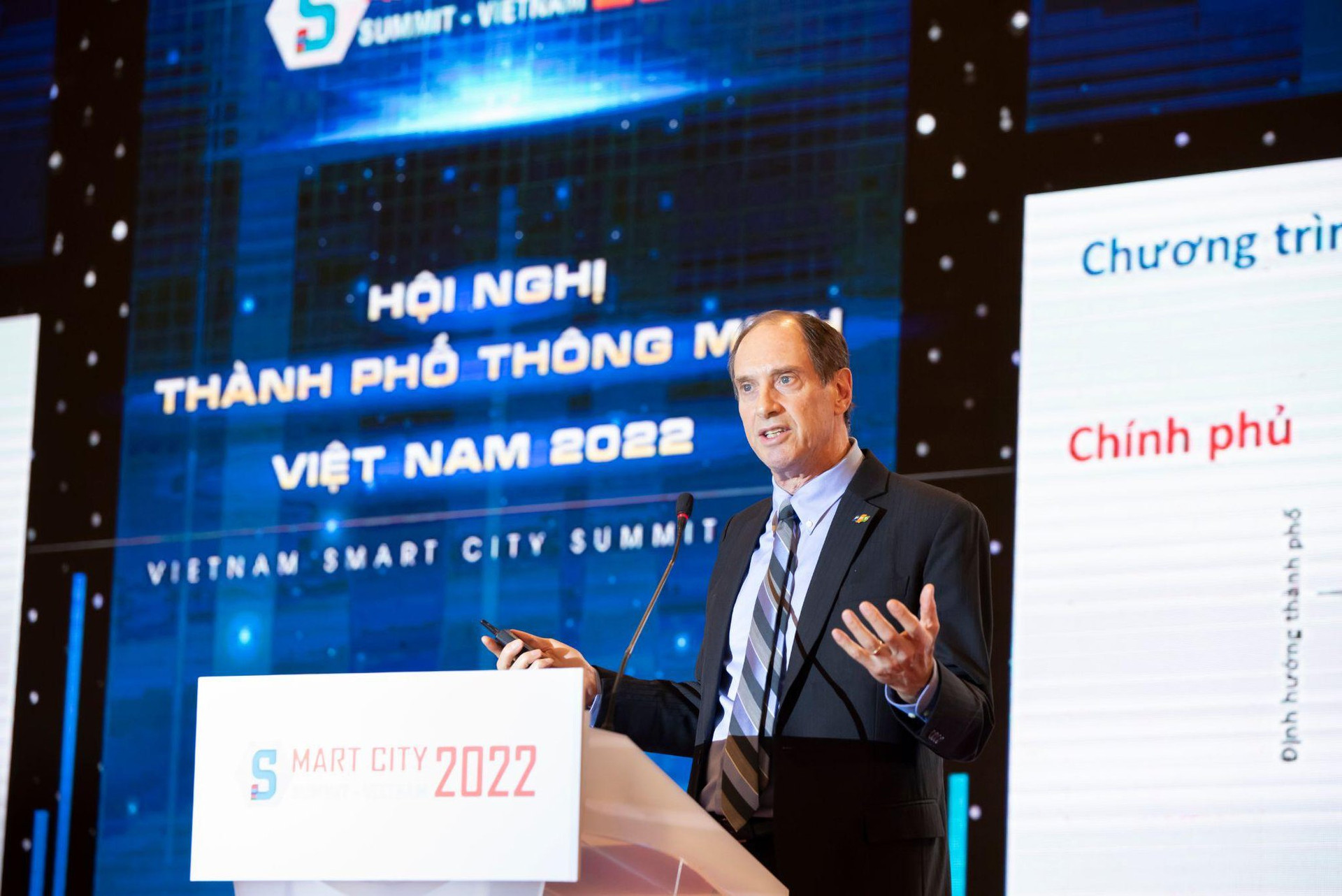 Phần mềm giáo dục của FPT được vinh danh tại giải thưởng Thành phố thông minh Việt Nam 2022 - Ảnh 2.