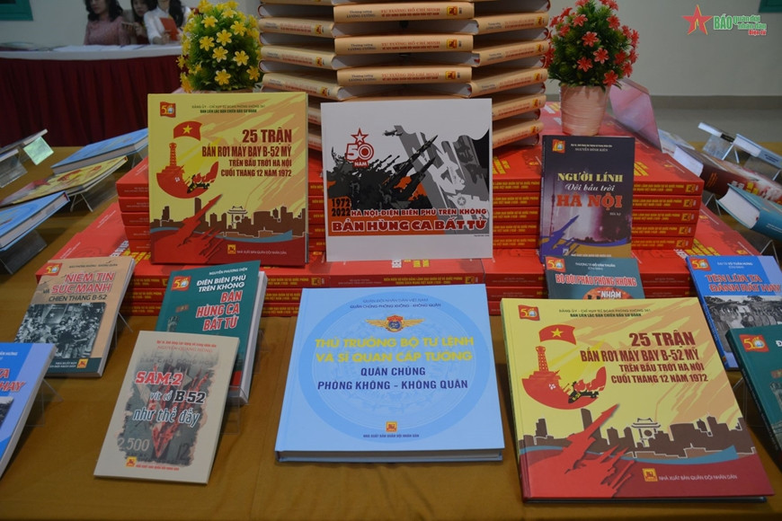 Giới thiệu bộ sách kỷ niệm 50 năm Chiến thắng “Hà Nội - Điện Biên Phủ trên không” - Ảnh 1.