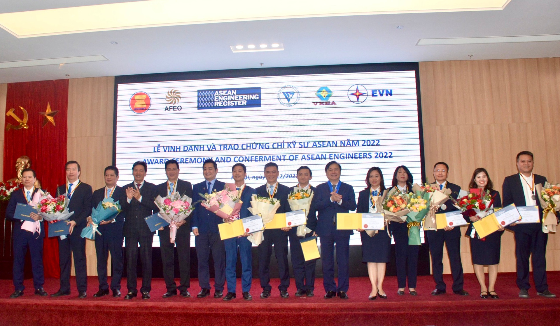 109 kỹ sư Việt Nam được trao chứng nhận kỹ sư chuyên nghiệp ASEAN  - Ảnh 1.