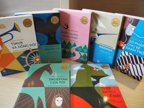 Các đầu sách văn học Nga được NXB Kim Đồng tái bản với hình thức đẹp mắt. ẢNh: Hanoimoi