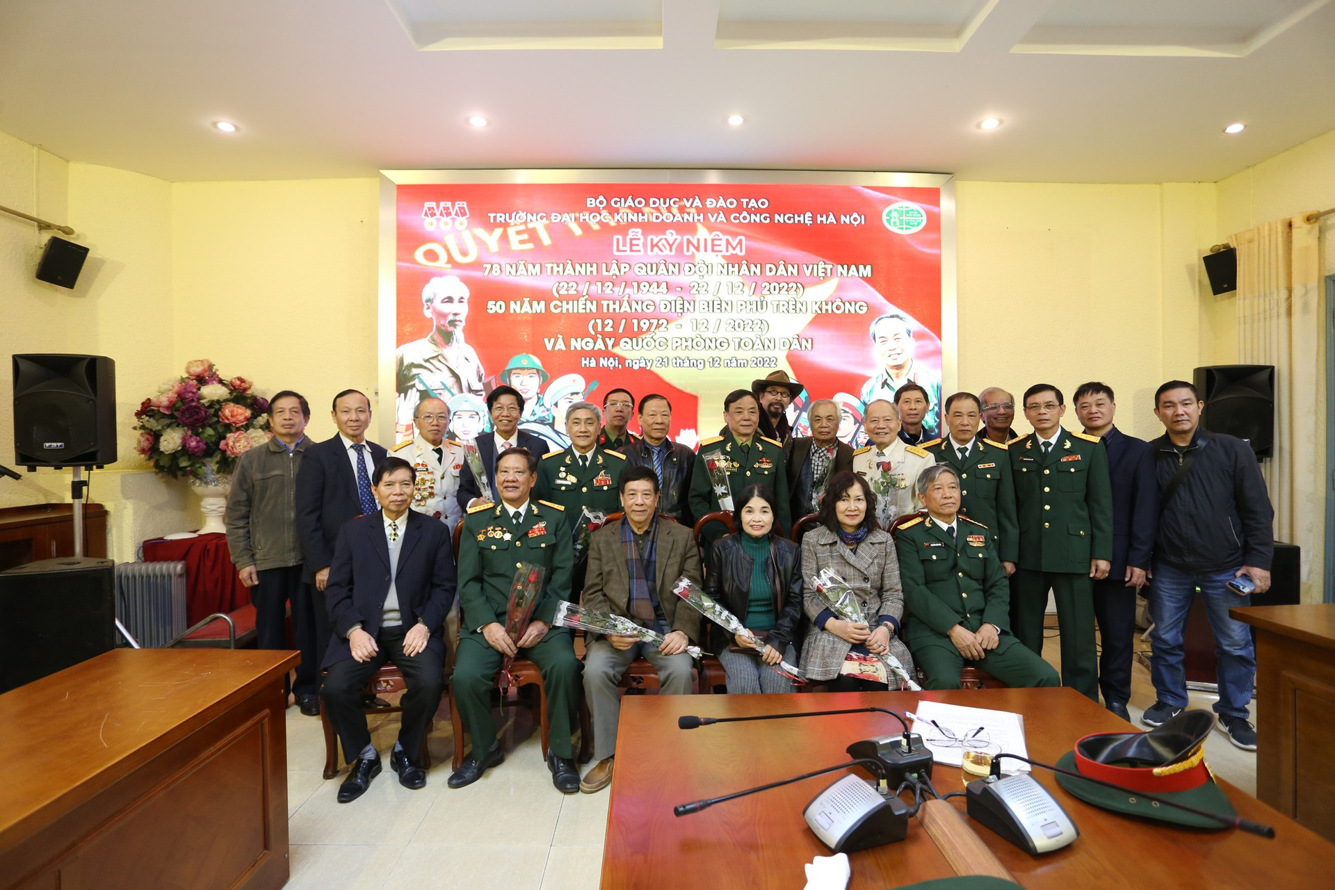 Trường Đại học Kinh doanh và Công nghệ Hà Nội kỷ niệm 78 năm thành lập Quân đội Nhân dân Việt Nam  - Ảnh 3.