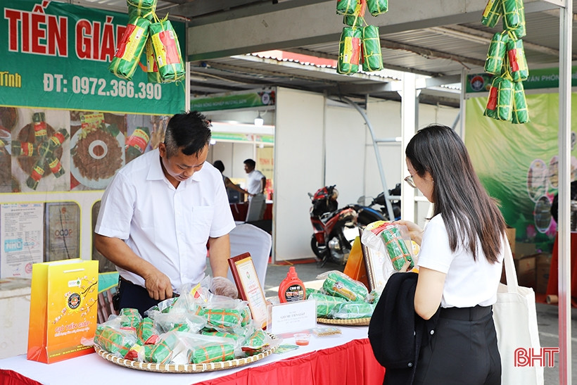 Cơ sở sản xuất sản phẩm OCOP Hà Tĩnh tất bật tăng ca phục vụ thị trường tết