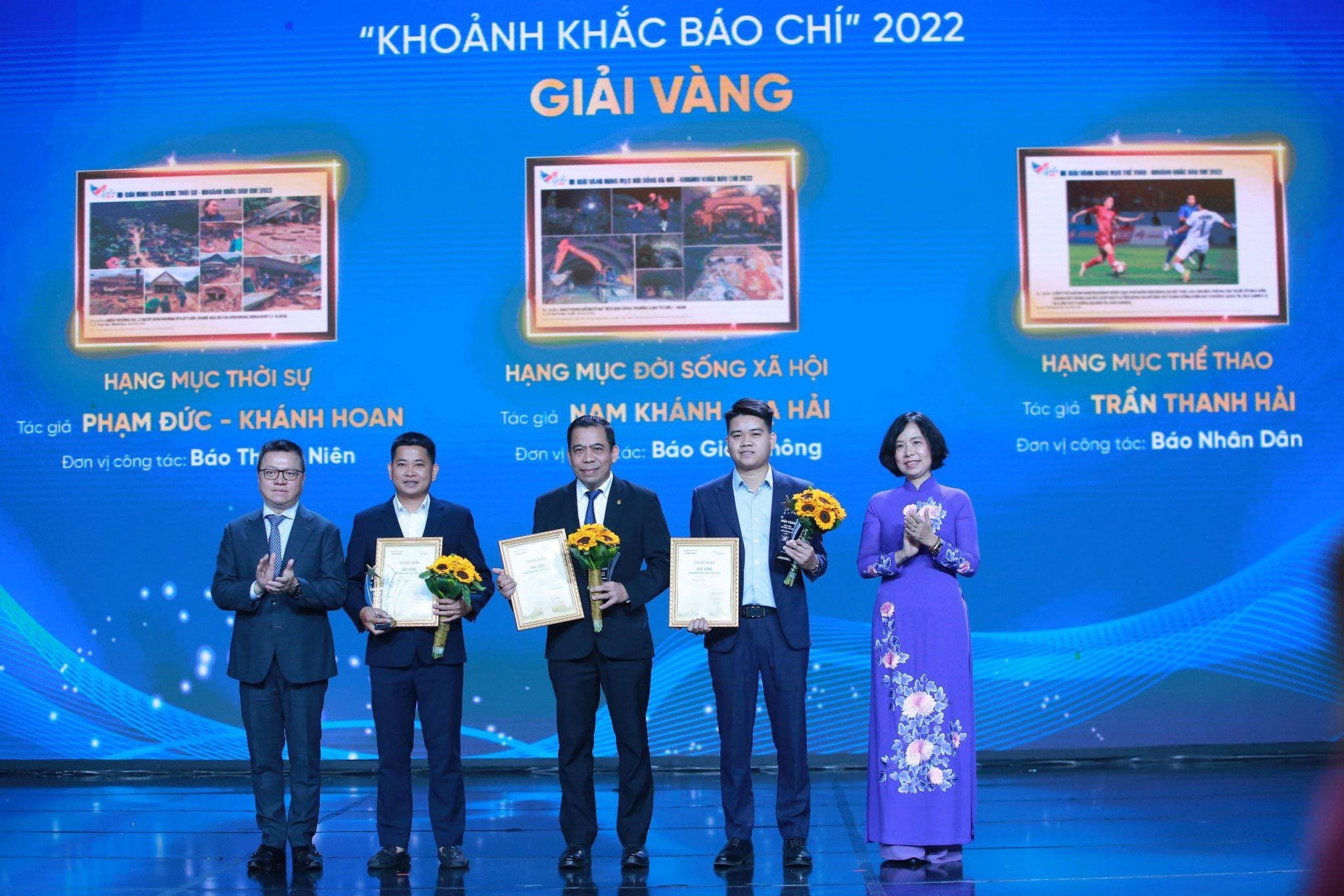 “Khoảnh khắc báo chí 2022” trao 9 giải thưởng cho 3 hạng mục