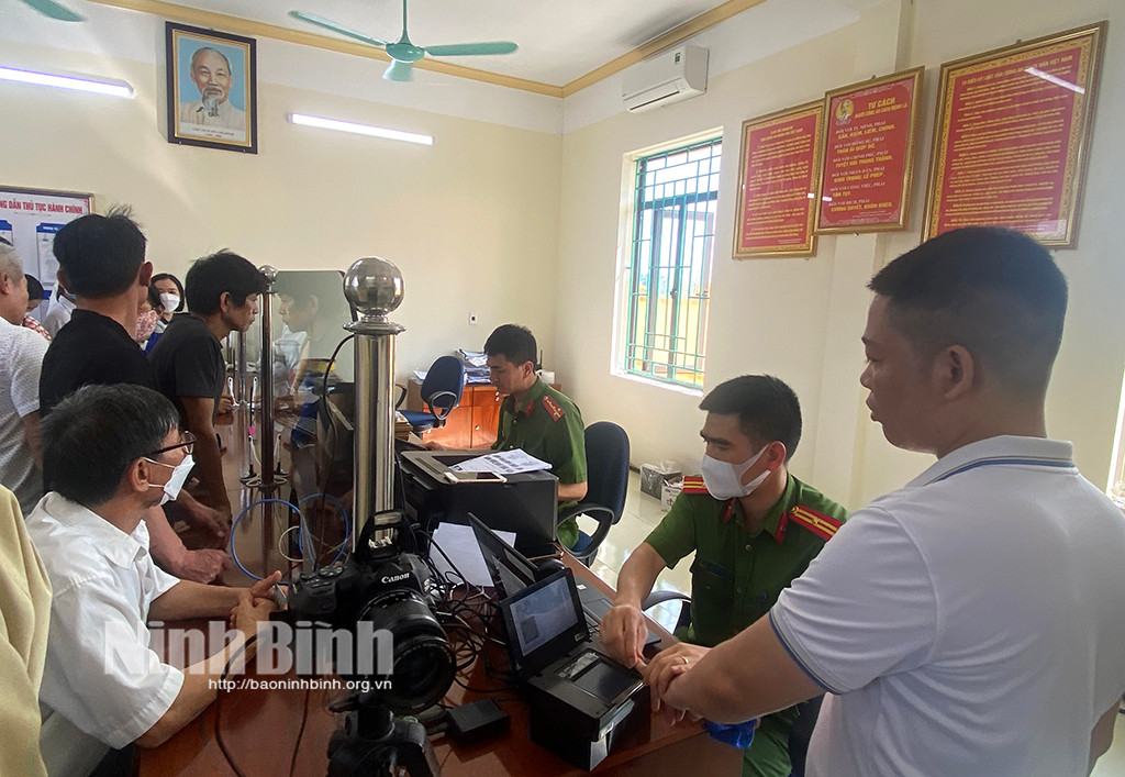 Thành phố Ninh Bình: Đẩy mạnh tuyên truyền và cấp tài khoản định danh điện tử