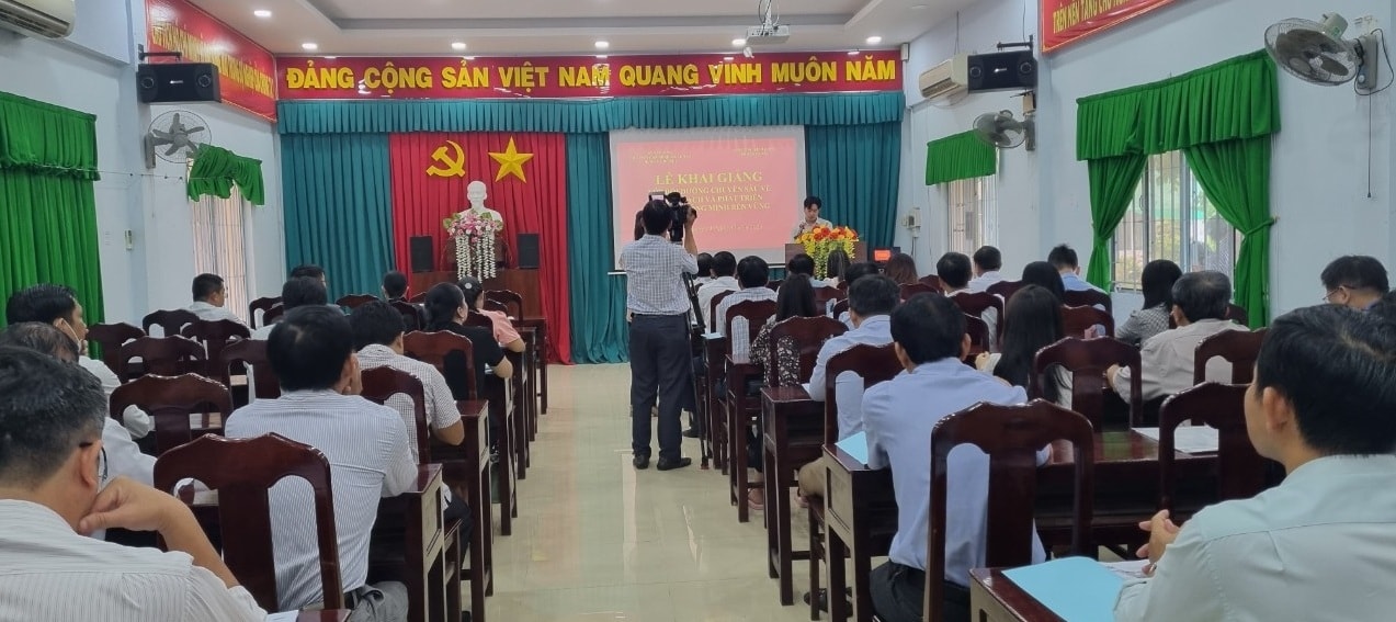 Vĩnh Long: Bồi dưỡng chuyên sâu về quy hoạch và phát triển đô thị thông minh bền vững