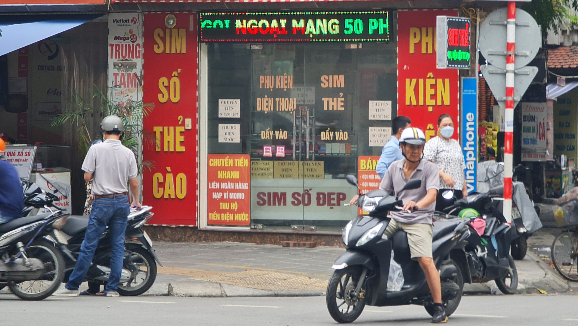 Yêu cầu các nhà mạng thực hiện nghiêm cam kết ngừng bán SIM qua đại lý