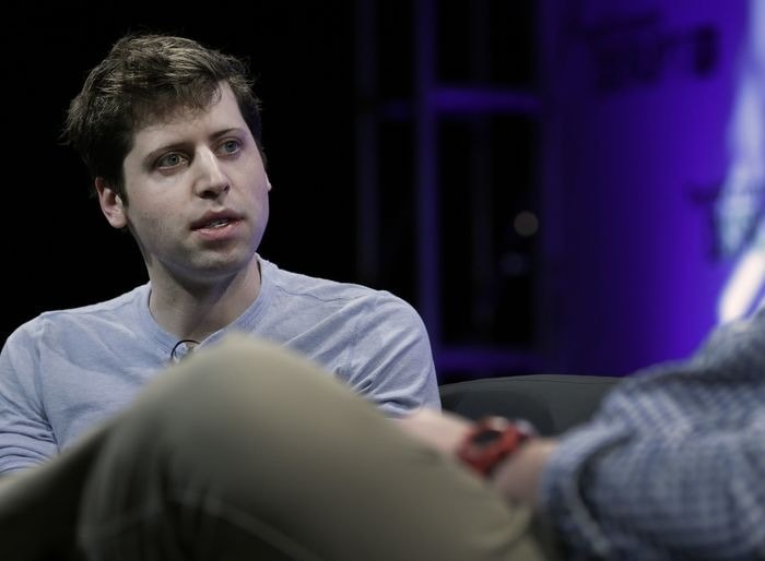 Sam Altman phát biểu tại New York năm 2014, khi còn là chủ tịch của Y Combinator. Ảnh: Bloomberg