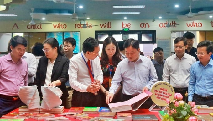 Ngày sách và Văn hoá đọc Việt Nam lần thứ ba năm nhằm khuyến khích, phát triển phong trào đọc sách trong cộng đồng, tạo dựng môi trường đọc thuận lợi. Ảnh: Thư viện tỉnh Bắc Ninh.