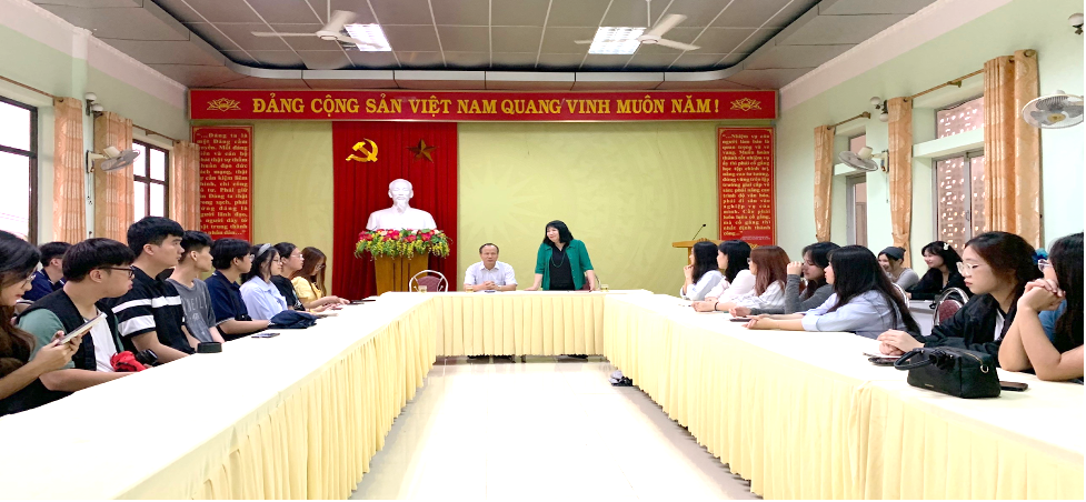 trao-doi-cds-dai-th-ninh-binh-1.png