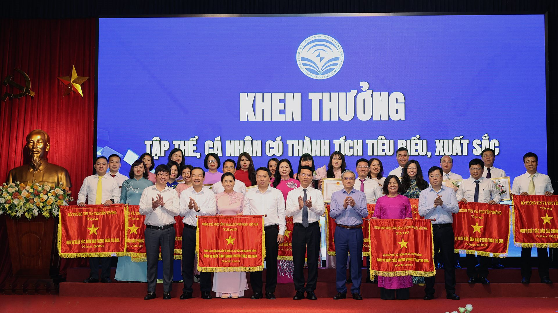 khen-thuong.jpg