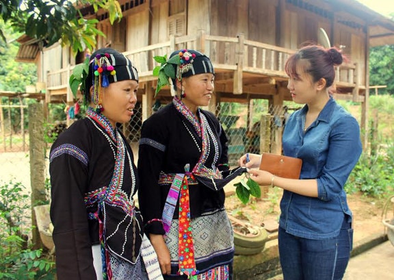 Phóng viên báo Lai Châu tác nghiệp tại cơ sở. Ảnh:nguoilambao.vn