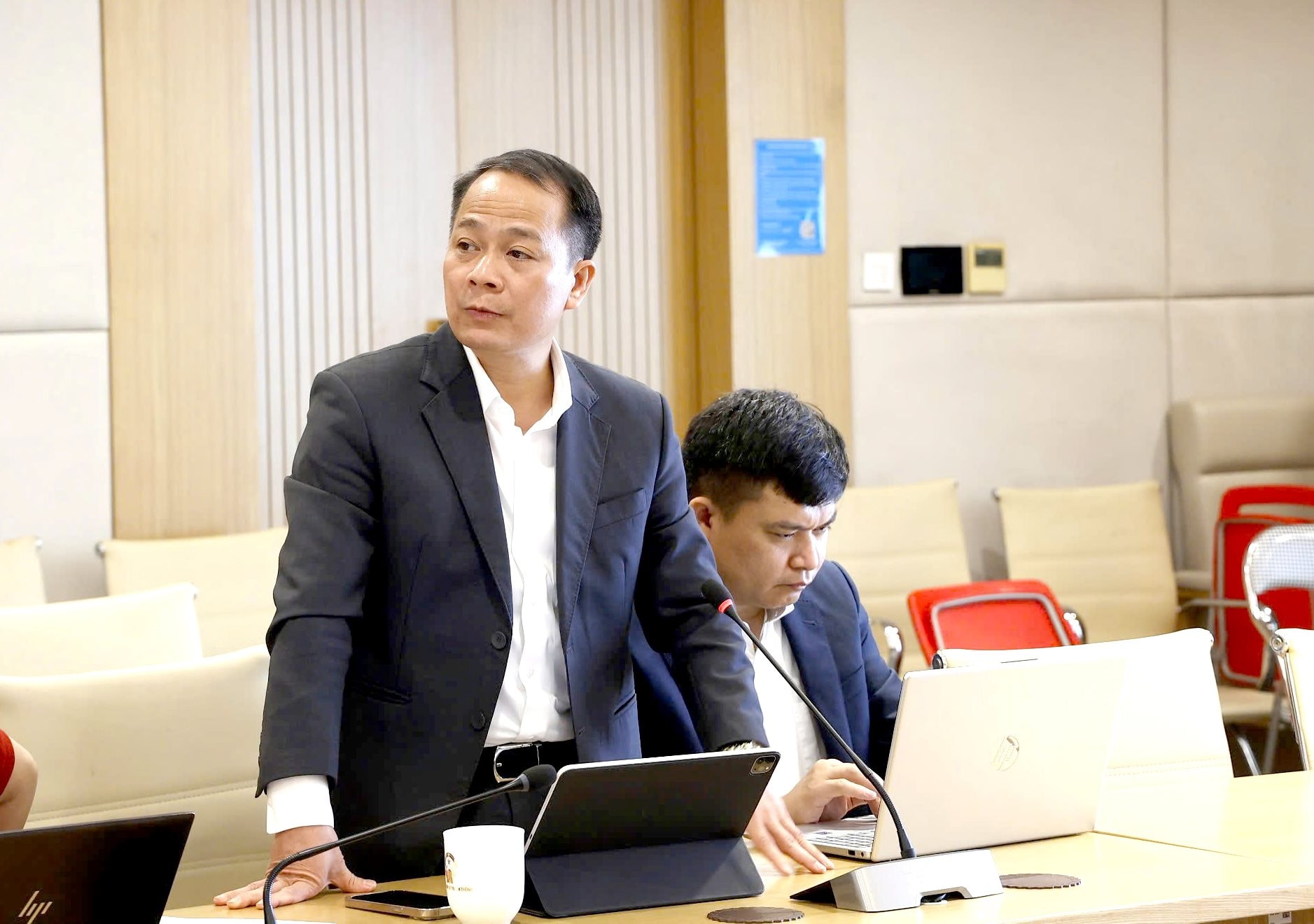 ong-cuong-vnpost.jpg