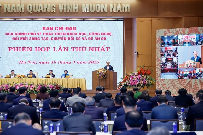 phien-hop-thu-nhat.jpg