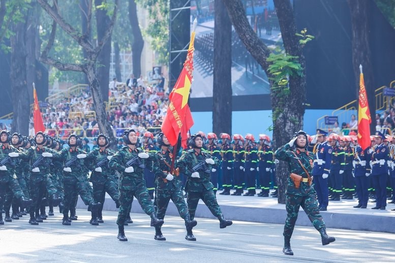 11_tang-thiet-giap.jpg