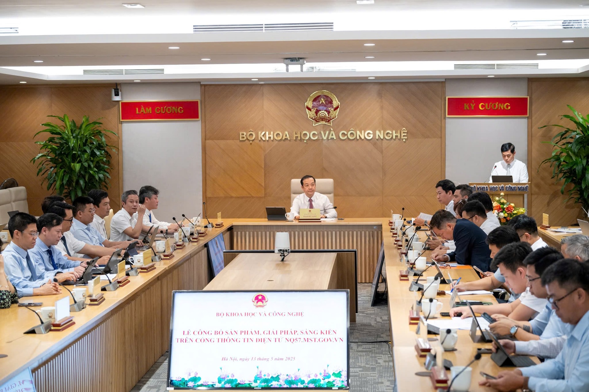 toan-canh-13052025.jpg