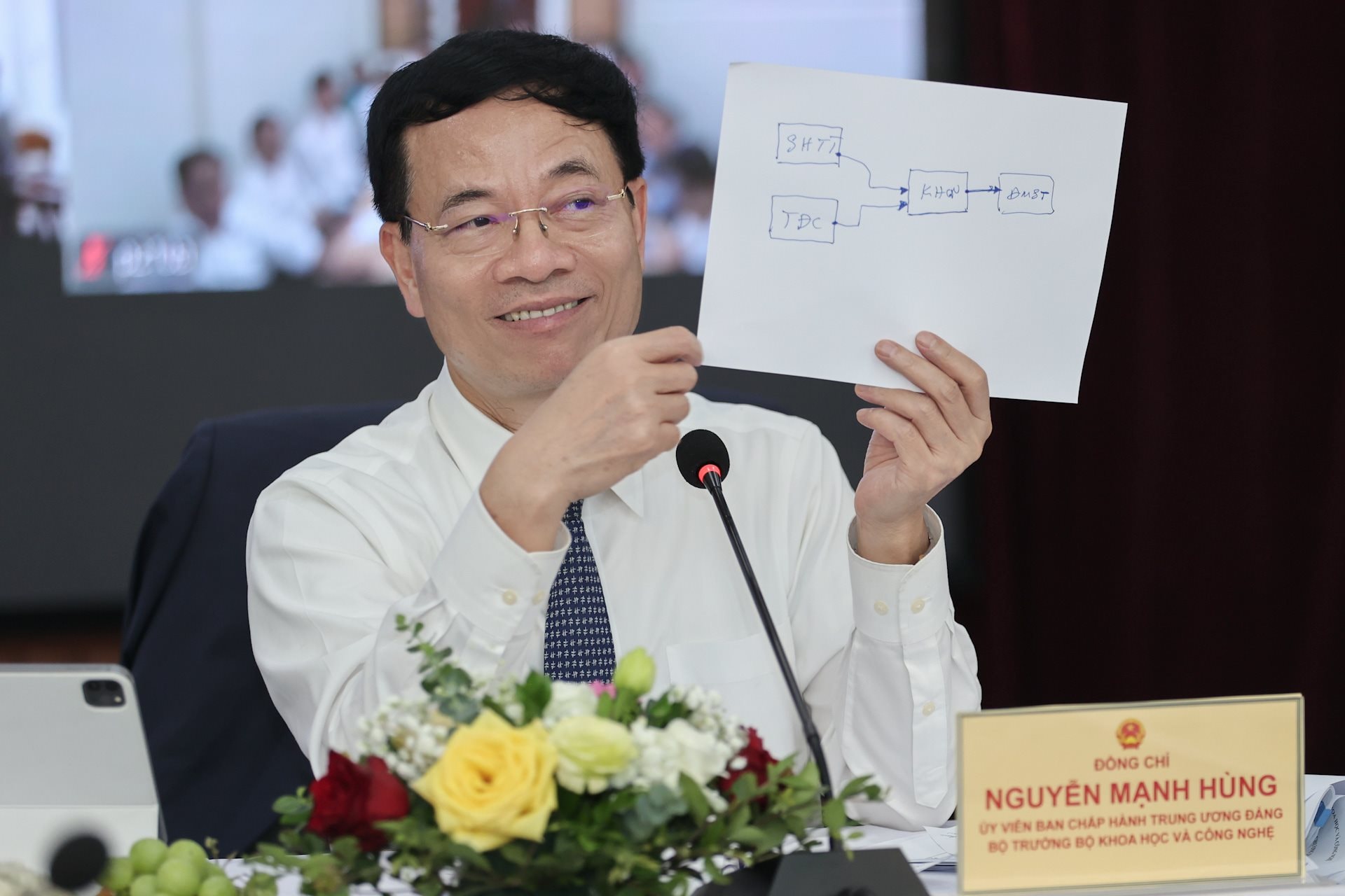 bt-nguyen-manh-hung-3.jpg