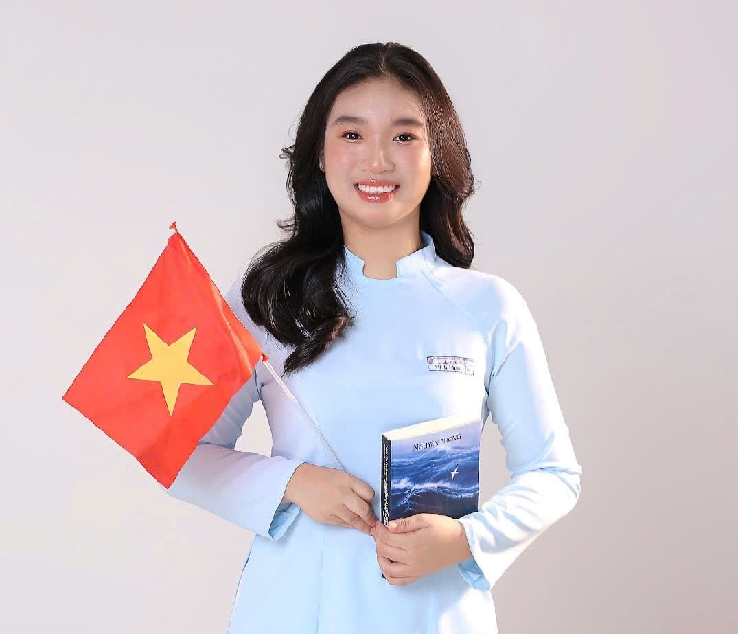 em-pham-doan-minh-khue.jpg