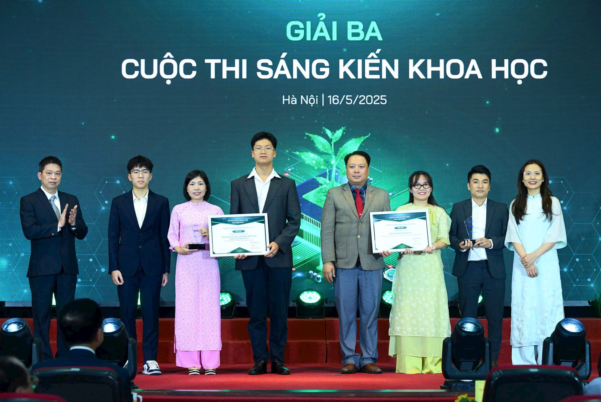 giai-ba.jpg