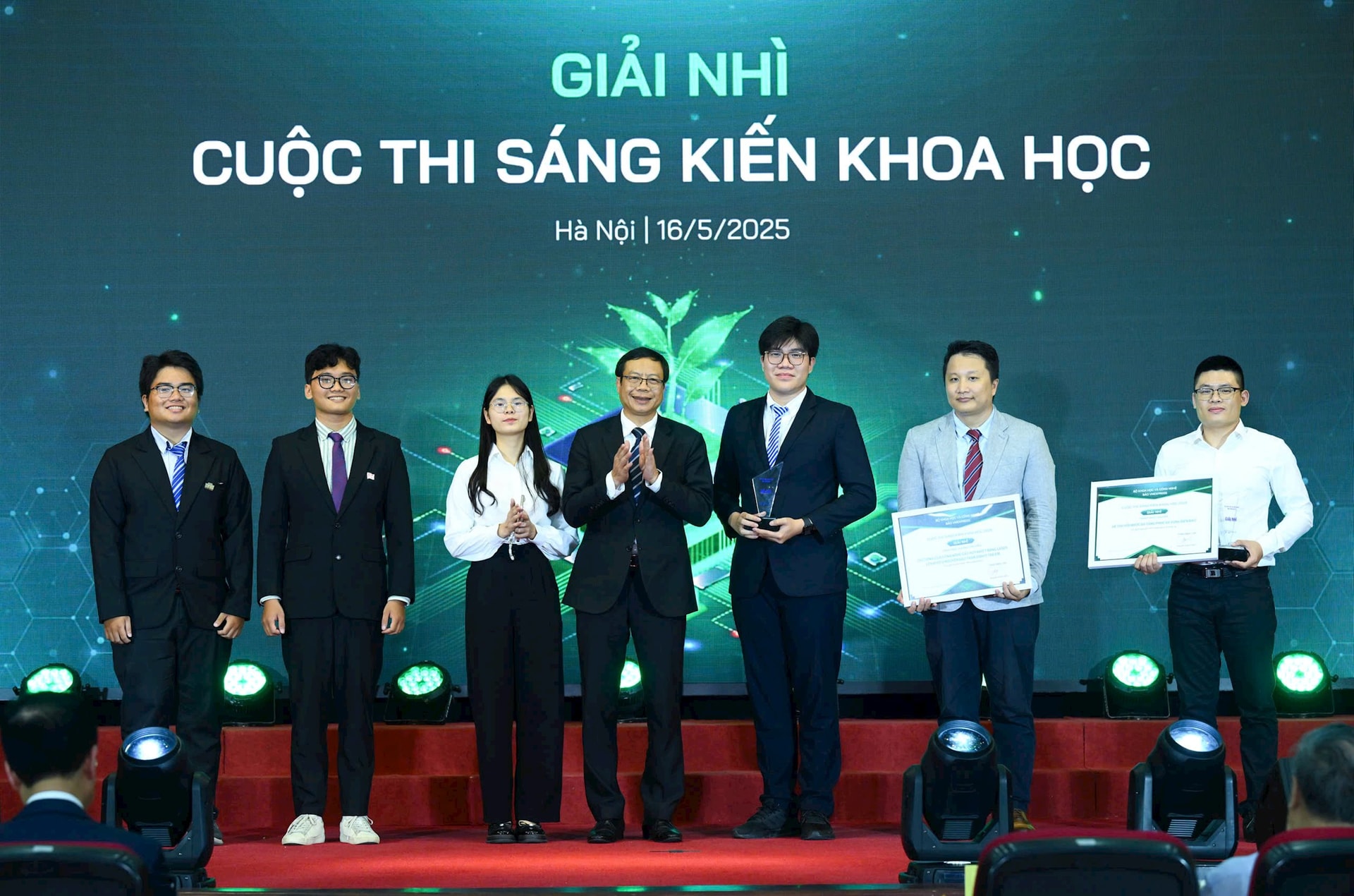 giai-nhi.jpg