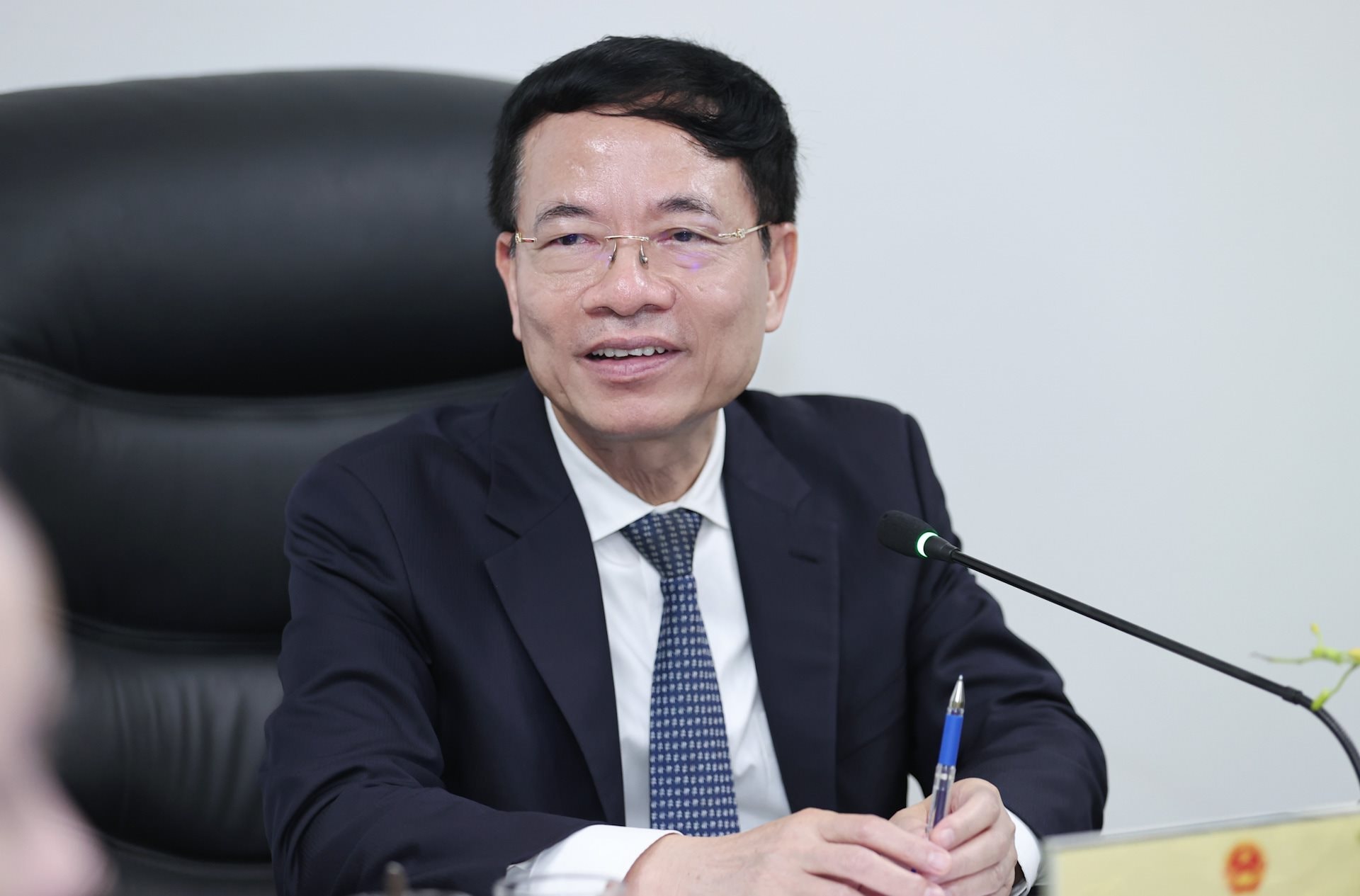 bt-nguyen-manh-hung-2.jpg