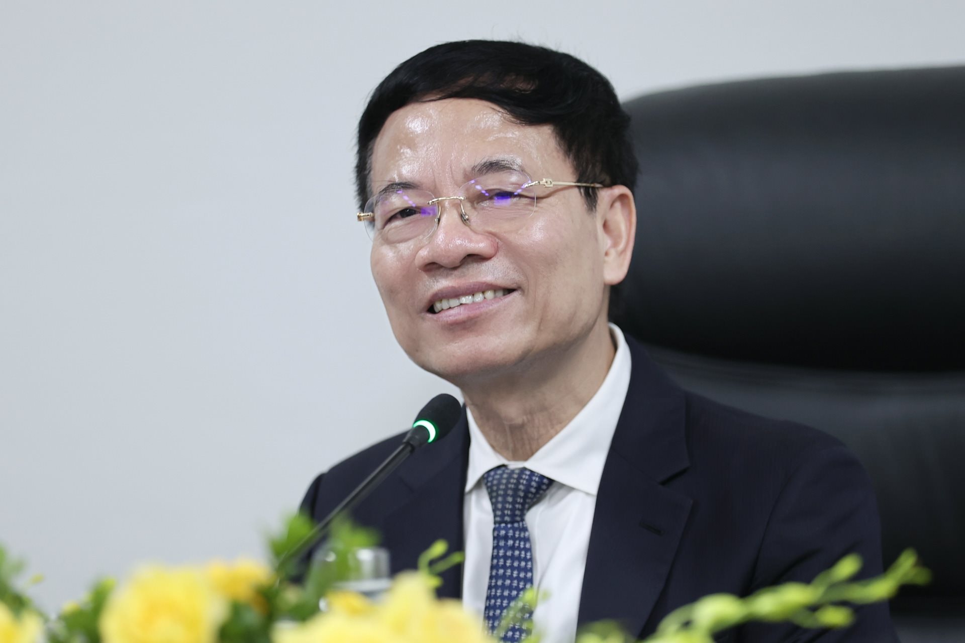 bt-nguyen-manh-hung.jpg