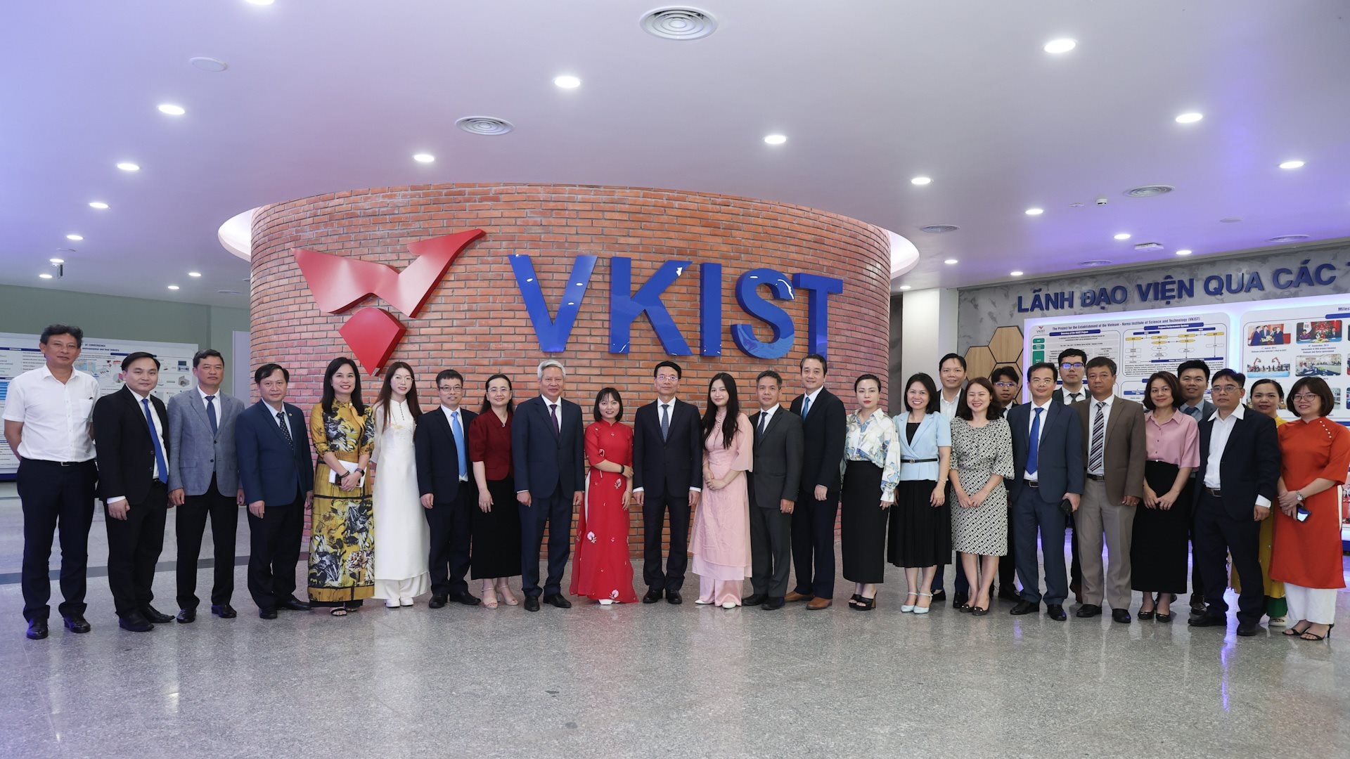 chup-anh-luu-niem-vkist.jpg