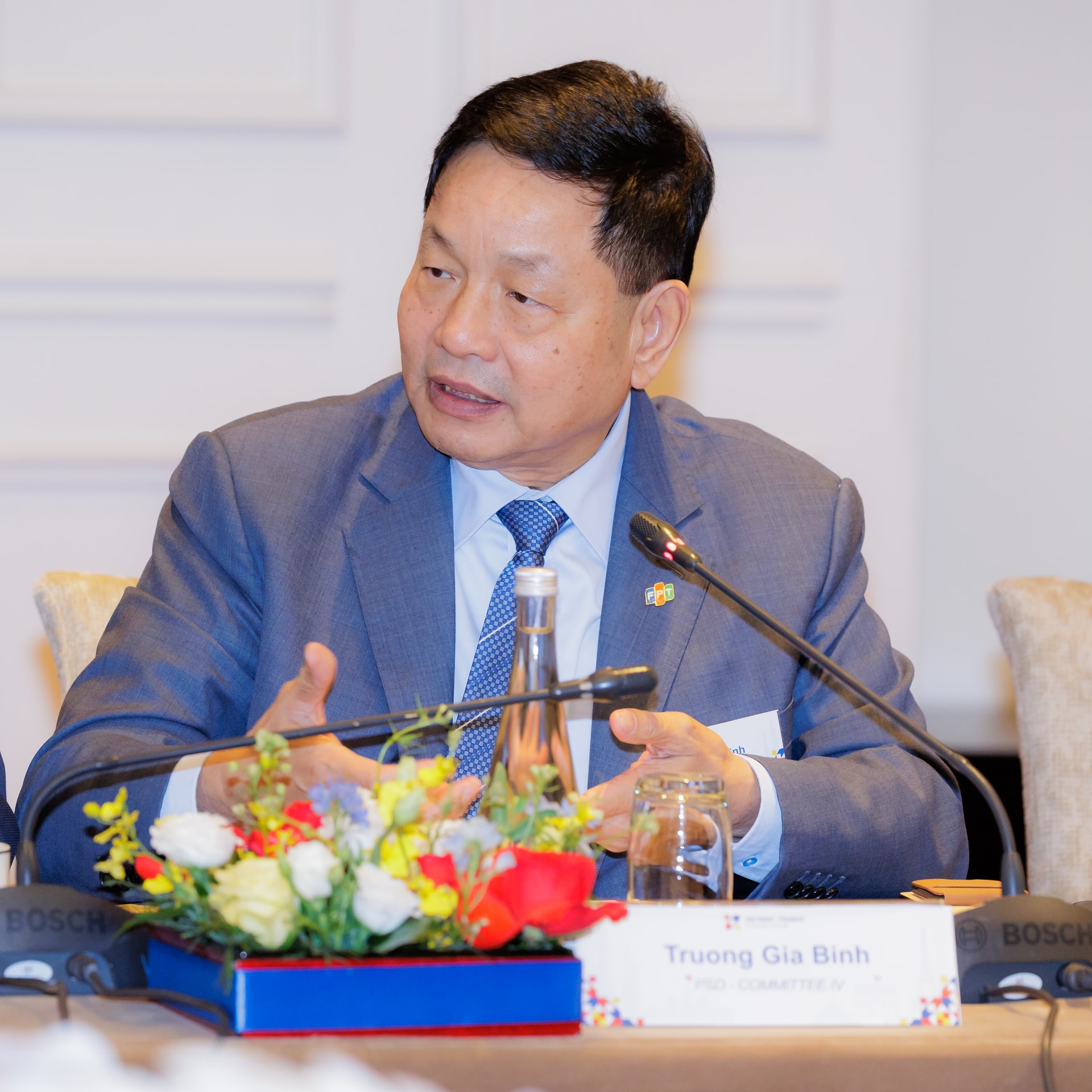 ong-truong-gia-binh-chu-tich-hdqt-fpt.jpg
