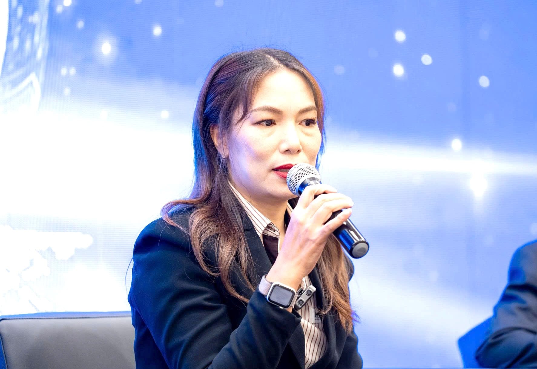 ba-dinh-thi-thuy.jpg
