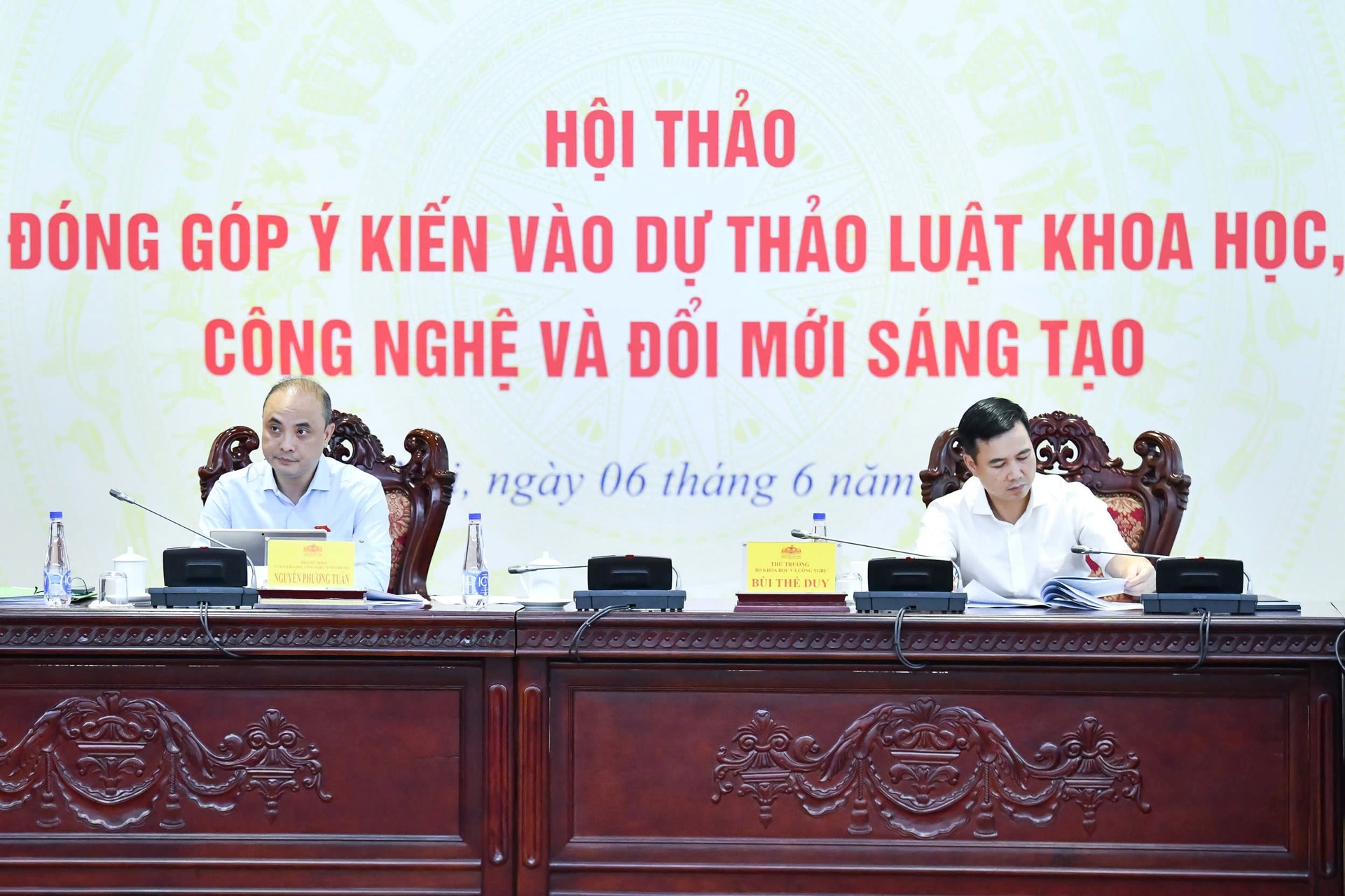 doan-chu-tri-hoi-thao.jpg