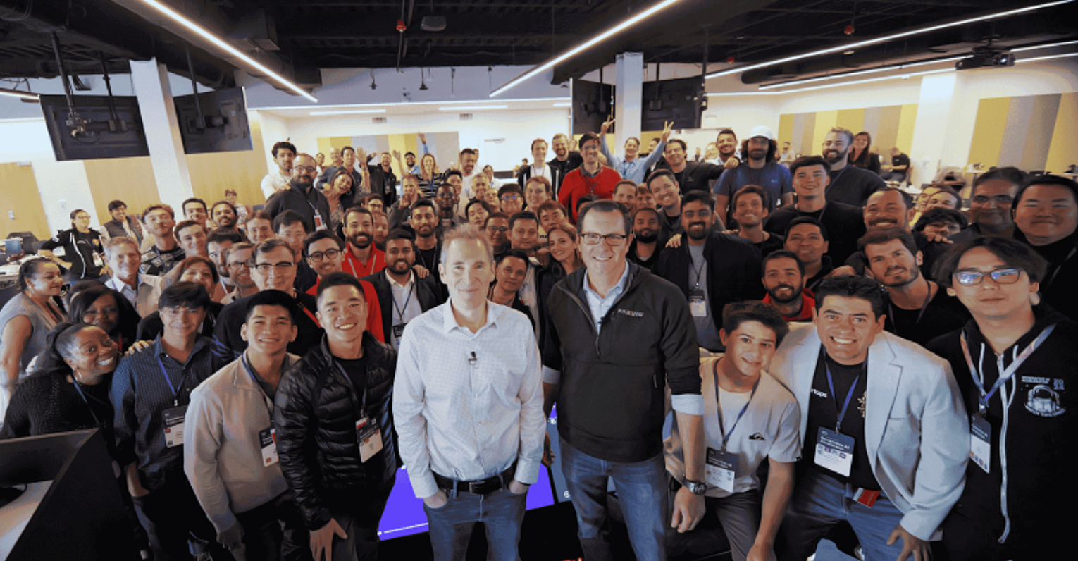 chuong-trinh-ho-tro-ai-aws.png