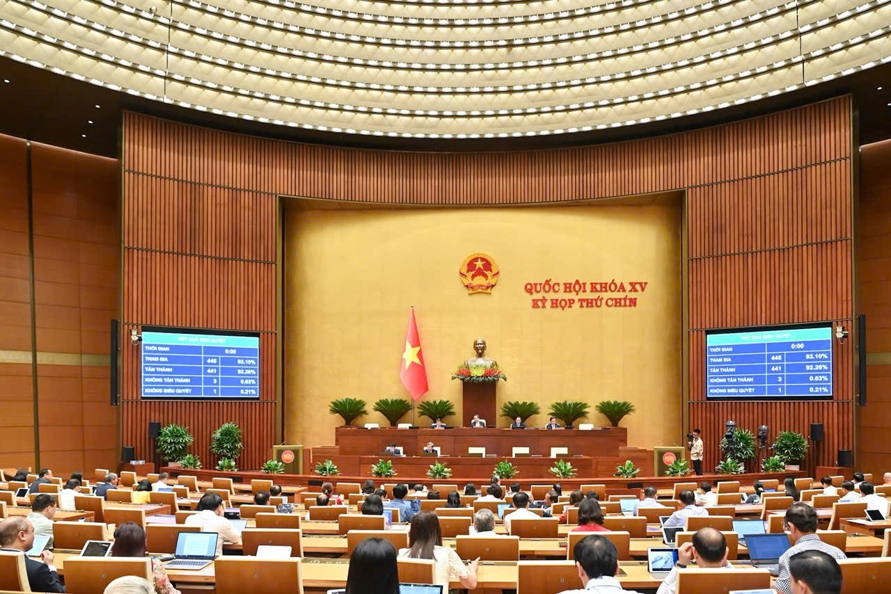 quoc-hoi-thong-qua-luat-cong-nghiep-cns-2025_1.jpg