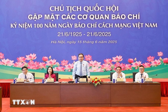 ttxvn-chu-tich-quoc-hoi-tran-thanh-man-gap-mat-cac-co-quan-bao-chi-2.jpg
