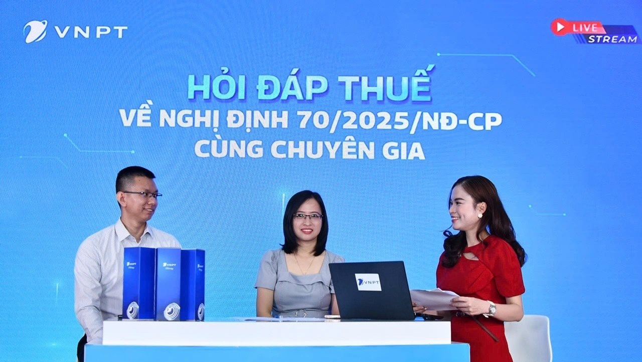 cac-chuyen-gia-giai-dap-ve-thue-va-hoa-don-dien-tu-tai-buoi-livestream-1-.jpg
