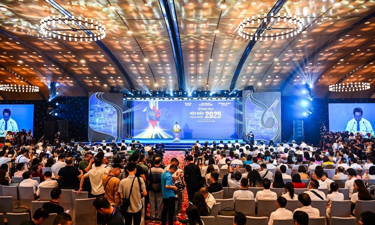 toan-canh-khai-mac-hoi-bao-2025.jpg