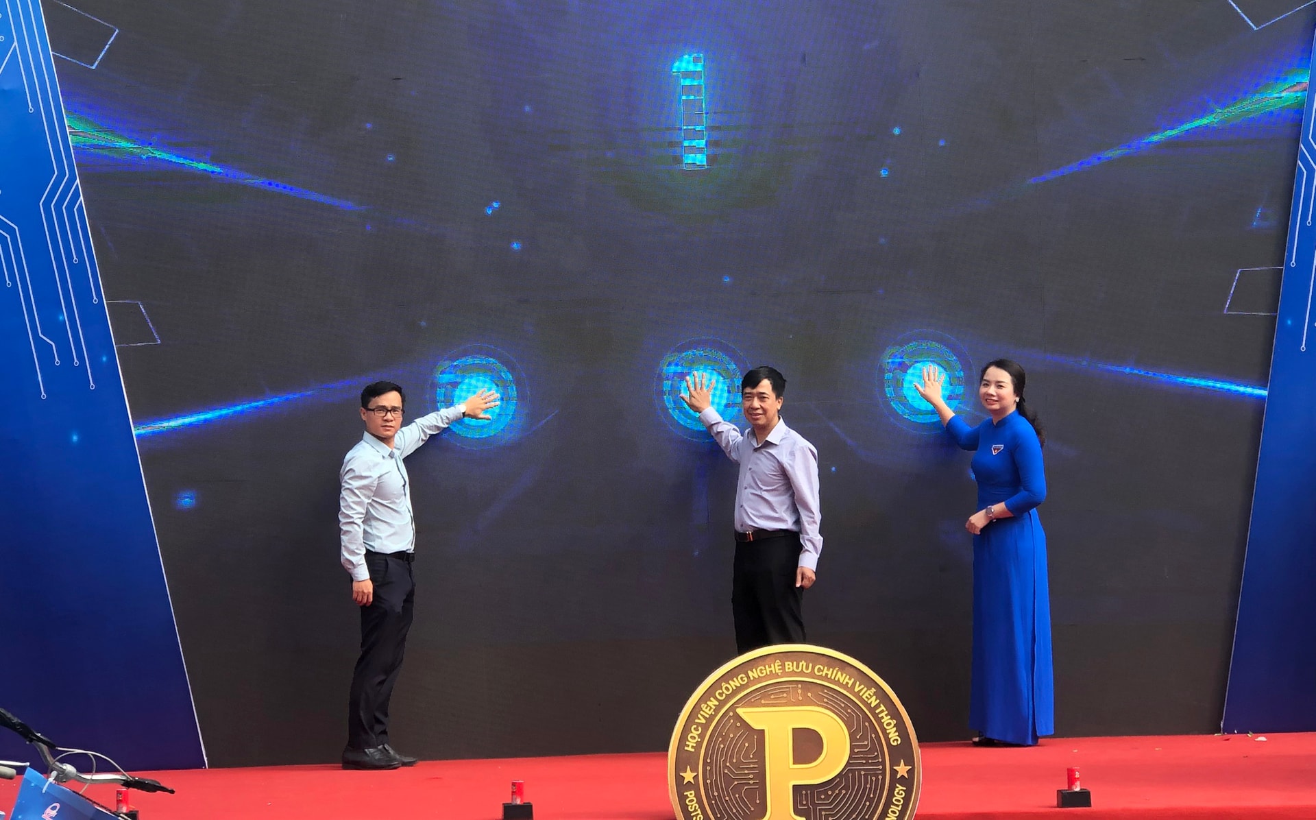 ra-mat-pcoin-1.jpg