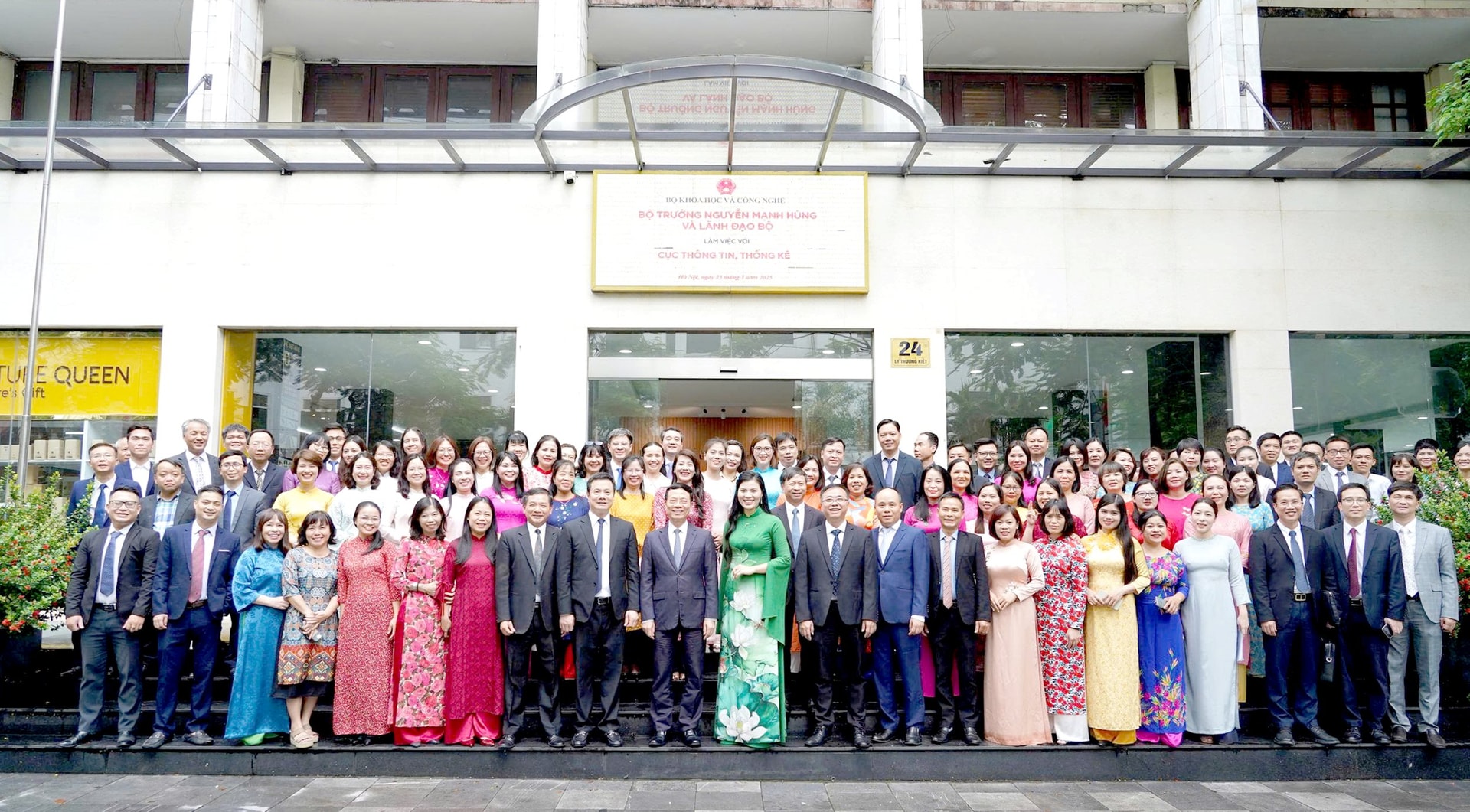 tap-the-cuc-thong-tin-thong-ke.jpg