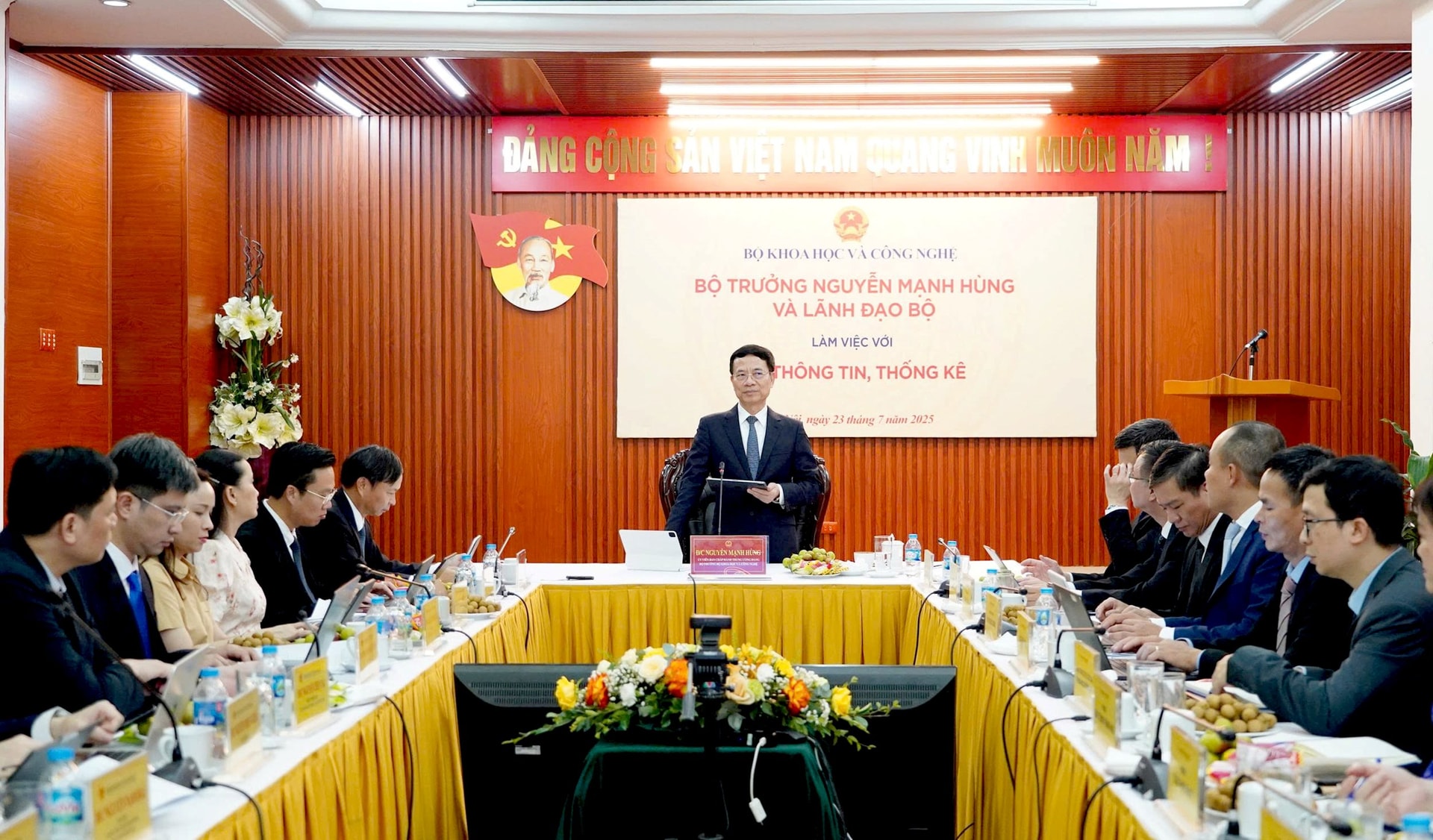 toan-canh-2.jpg
