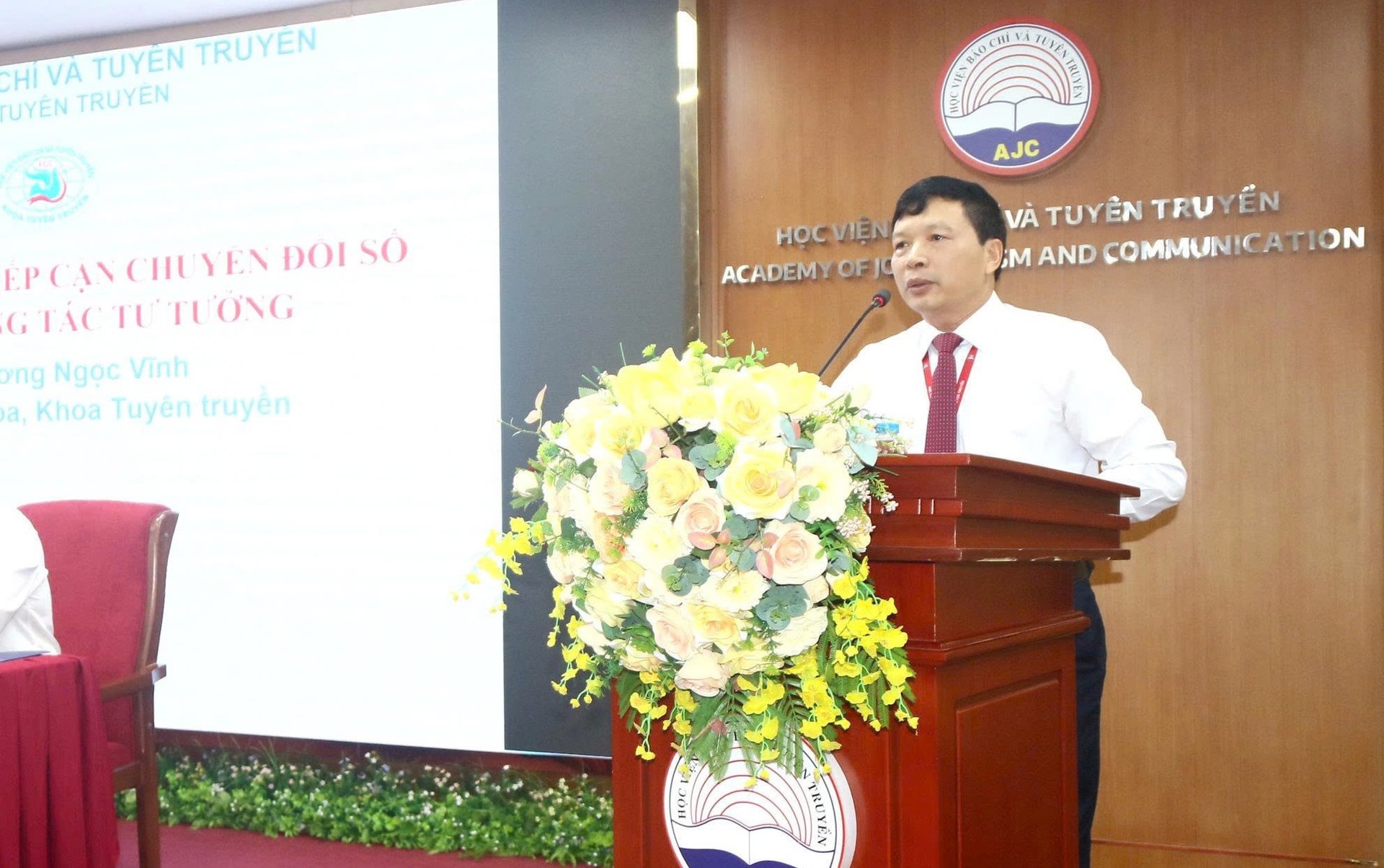 ts.-luong-ngoc-vinh.jpg