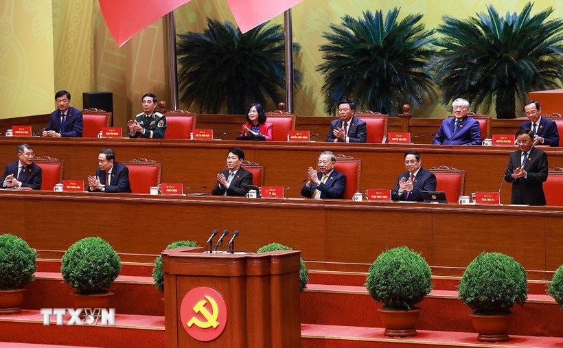 dai-hoi-dang-xiv-tiep-tuc-phien-thao-luan-tai-hoi-truong-ve-cac-van-kien-dai-hoi-8544037.jpg